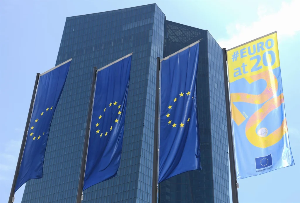 El BCE no subirá los tipos de interés, según coinciden varios miembros y analistas.