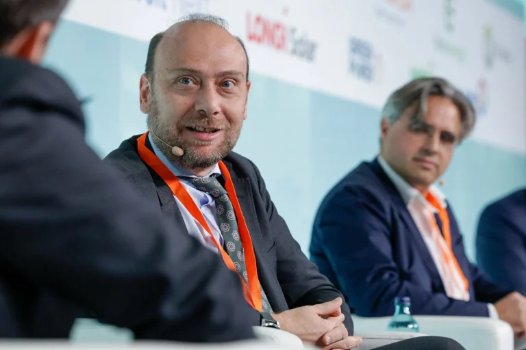 El Gobierno ve crecimiento en autoconsumo; nuevo decreto, previsto para verano de 2026