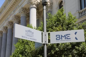 El Ibex 35 cae un 1,5% por el alza del petróleo tras el discurso de Trump sobre Irán