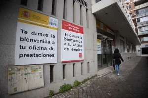 El paro sube en 13 comunidades. Sólo Canarias, Aragón y Murcia aumentan el empleo este trimestre
