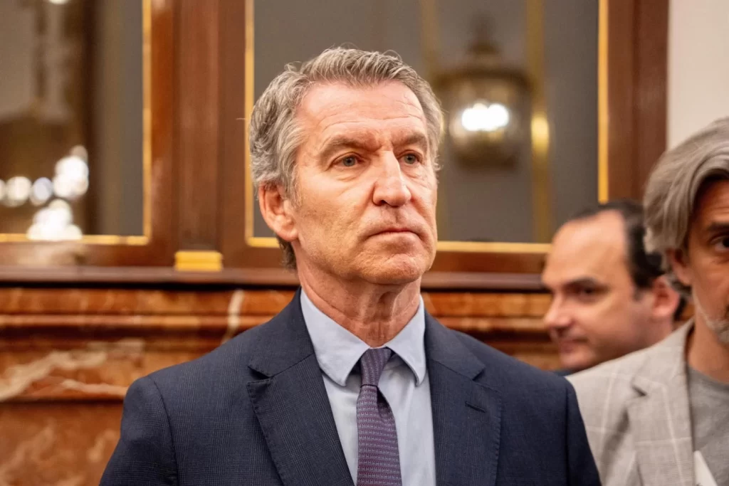 Feijóo propone una ley de cuidados paliativos y pide reflexión sobre la eutanasia tras un caso impactante