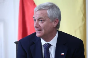 Kast presenta «megarreforma» de 40 medidas tributarias para impulsar la economía chilena