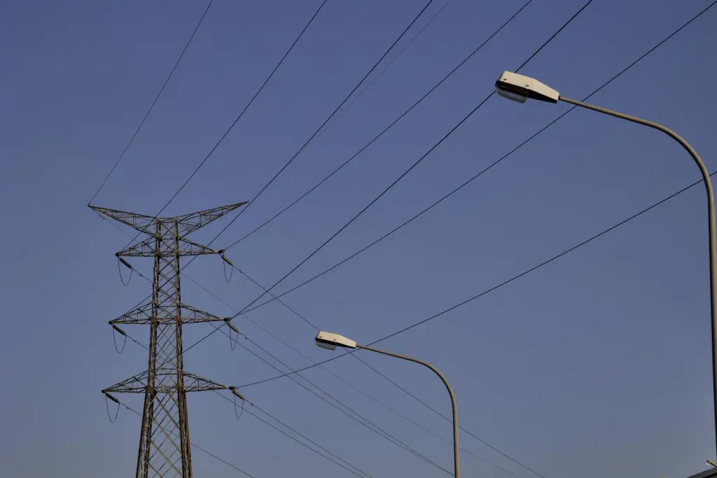 Los costes del sistema eléctrico aumentan un 86% en marzo y suben un 3% el precio de la luz.