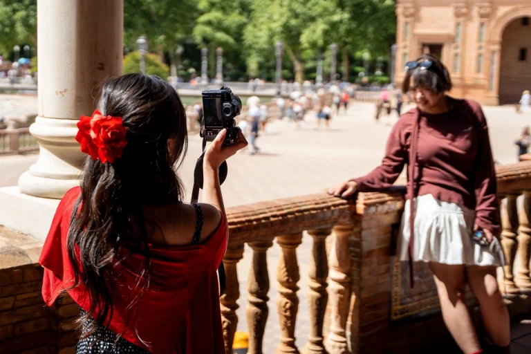 Los españoles prefieren destinos nacionales para el puente de mayo, según el análisis de Kayak