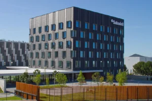 Sabadell ejecuta el 58% de su recompra de acciones de 435 millones en la novena semana