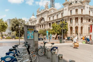 Valencia, San Sebastián y Sevilla lideran la ocupación hotelera para el puente de mayo según eBooking