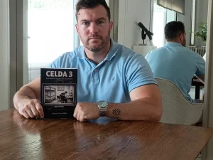 Álvaro García relata en un libro cómo el juicio mediático le llevó a prisión y acabó absuelto