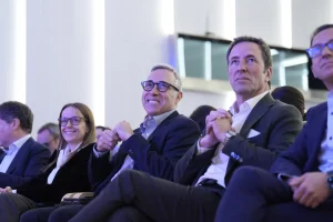 Armengol dice que la OPA oscurece la transformación del Sabadell, pero destaca su solidez financiera