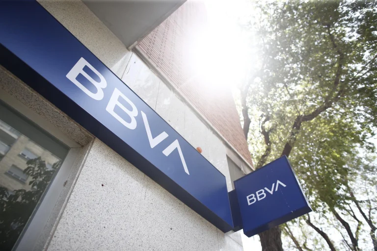 BBVA acelera el desarrollo de productos gracias a la IA agéntica de Microsoft y GitHub Copilot