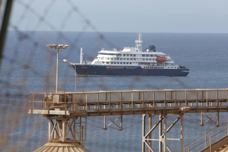 El MV Hondius llegará a Tenerife el domingo y los españoles desembarcarán los primeros