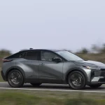 El Toyota C-HR+ es el eléctrico más vendido de abril, con 609 km de autonomía y desde 35.375 euros