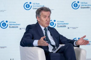 Feijóo critica a Sánchez por usar fondos europeos para evitar PGE y aumentar la deuda pública