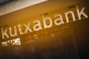 Kutxabank lidera suscripciones netas en fondos hasta abril, con 1.033 millones de euros según Inverco