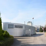 Más de 2.500 personas protestan en Cayón contra el ERE de Nestlé que afecta a La Penilla