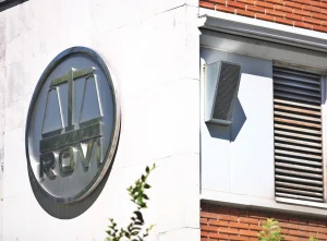 Rovi se desploma un 16% tras bajar beneficios un 48% y reducir previsión de ingresos en 2026