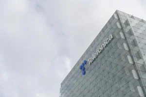 Telefónica reduce un 12% su consumo energético en redes pese al aumento del tráfico de datos