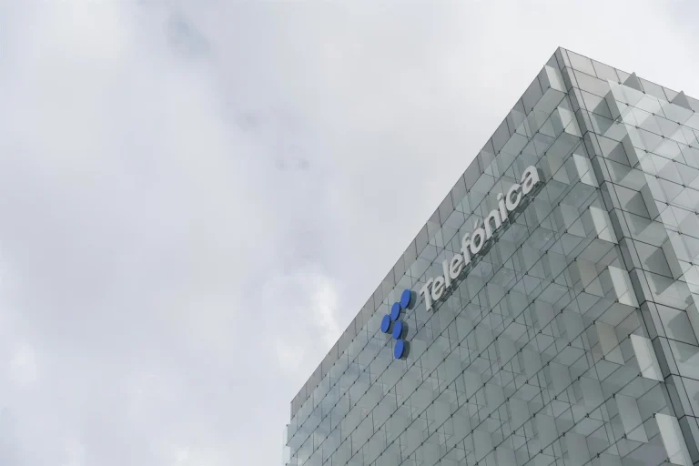Telefónica reduce un 12% su consumo energético en redes pese al aumento del tráfico de datos