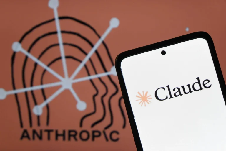Anthropic suspende el acceso a sus mejores modelos de IA tras el veto de EEUU en el extranjero