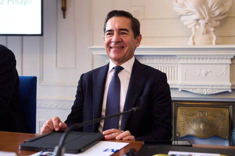 Carlos Torres (BBVA) defiende la adopción de la IA para elevar la productividad en Europa