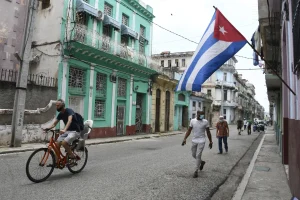 El Banco Central de Cuba anuncia que las tarjetas Visa y Mastercard dejarán de operar en Cuba