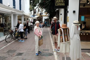 El gasto de los españoles estas vacaciones subirá un 3,6% en 2026 hasta casi 1.400 euros