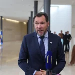 El Gobierno lanza el Verano Joven 2026 con descuentos de hasta el 90% en tren y autobús