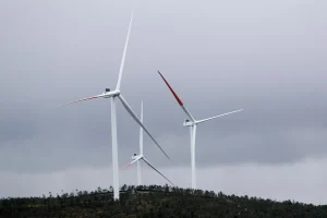 España reduce a la mitad el impacto del gas en el precio industrial de la electricidad en Europa