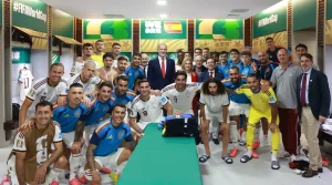 Felipe VI felicita a España tras la victoria ante Uruguay y el pase como líder de grupo H