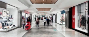 La afluencia a los centros comerciales sube un 6,4% en mayo en España, según Sensormatic