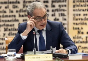 La Audiencia Nacional autoriza a Zapatero a entrar por la puerta principal a petición del Gobierno