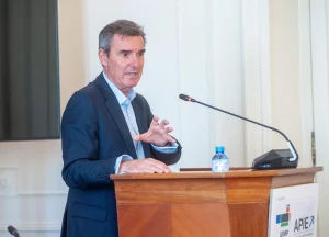 La CNMV detecta mejoras en la Ley de OPAs e inicia contactos con Economía para reformarla