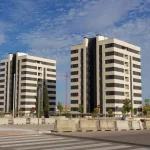 La compraventa de vivienda cae un 3,2% en abril y encadena cuatro meses de descensos