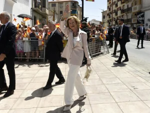 La Reina Sofía preside la inauguración del III Congreso Internacional de ELA en La Roda