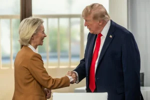La UE valida el pacto comercial con Estados Unidos que limita al 15% los aranceles
