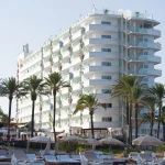 Las pernoctaciones hoteleras suben un 2,5% en mayo y los precios aumentan un 5%