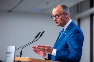 Merz pide a Bruselas firmeza en defensa comercial sin renunciar al diálogo con China
