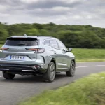 Renault renueva el Espace con más tecnología y un motor híbrido para su SUV familiar