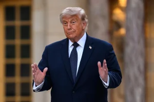 Trump asegura que Apple trabajará con Intel en el diseño y fabricación de chips en EEUU
