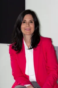 Banco Sabadell nombra a Adela Martín directora de la división de banca privada