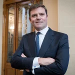 BME admite a negociación un fondo de titulización de Santander de 1.430 millones con respaldo del BEI