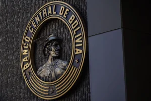 Bolivia recibió 402 millones de euros en remesas entre enero y mayo, la mitad desde España