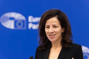 Bruselas creará un grupo de expertos para analizar el impacto de la IA en el mercado laboral