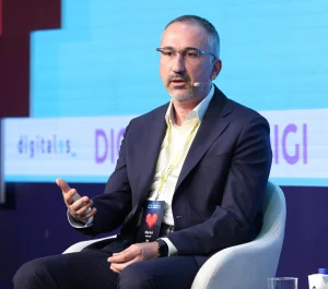 Digi debutará en la Bolsa española a 5,60 euros por acción, con una valoración de 1.662 millones