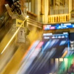 El Ibex 35 cae un 1,55% y pierde los 19.300 puntos tras la reunión del BCE