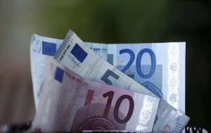 El PSOE y el PP piden limitar el sueldo de directivos de Imbisa que cobraron de más