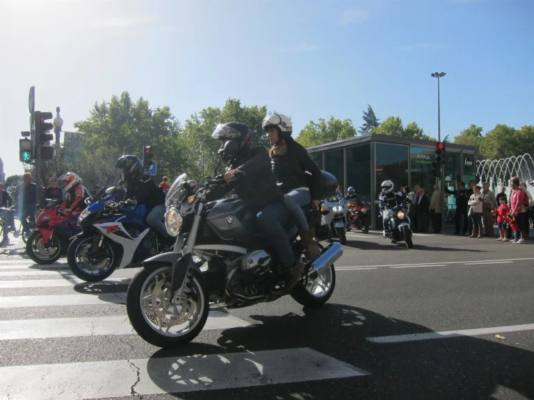 España supera por primera vez los 4 millones de motos, escúteres y ciclomotores en circulación