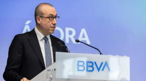 Genç (BBVA) enmarca la renovación de la cúpula en un relevo generacional por la IA