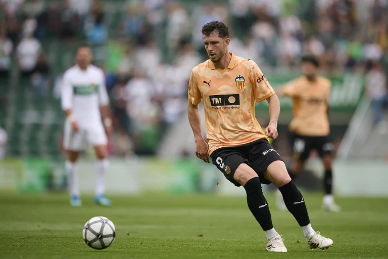 Guido Rodríguez seguirá en el Valencia CF hasta 2028 con una temporada más opcional