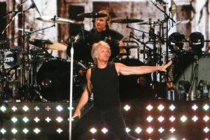 Jon Bon Jovi interrumpe su concierto en el Madison Square Garden por problemas de salud