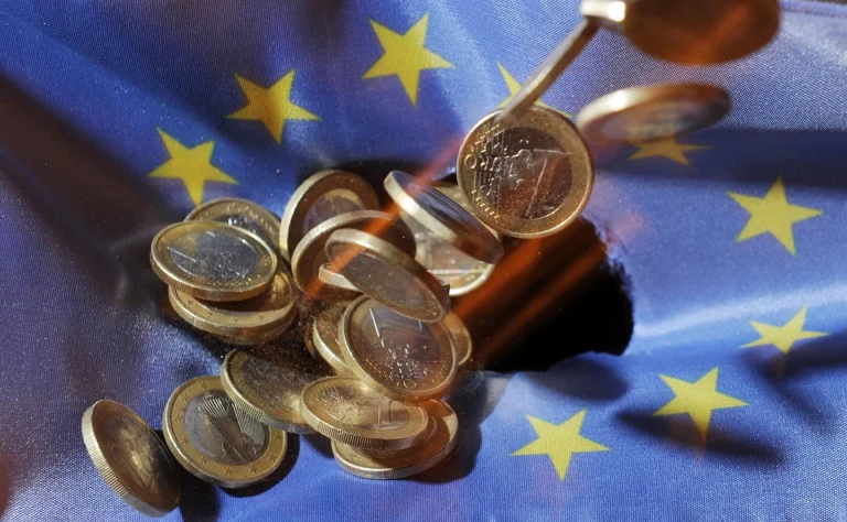 La actividad privada de la eurozona detiene su caída en junio gracias a España e Italia